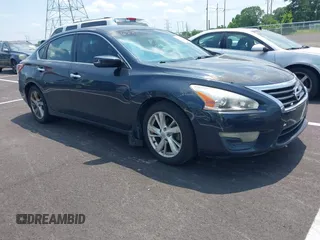 2013 Nissan Altima SV z VIN 1N4AL3APXDN427838, wystawiony jako IAAI lot #42409776 z przebiegiem 234 521 mil mil oraz . Historia ofert i sprzedaży dostępna na DreamBid. Obrazek 1.