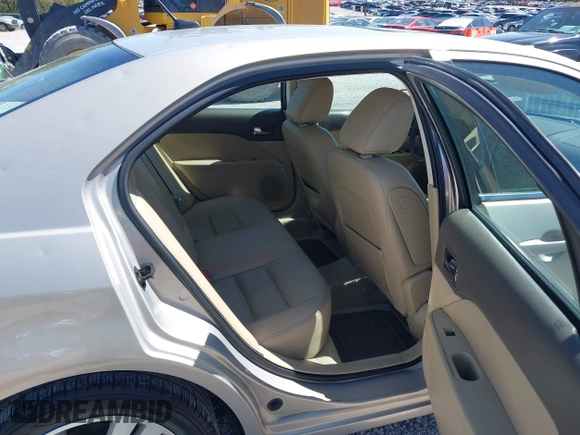 2009 Ford Fusion SEL with VIN 3FAHP08Z99R105267, listed as a IAAI auction lot 42026559 with 80,639 mi miles. Bid and sale history available at carsss.com. Image 8.