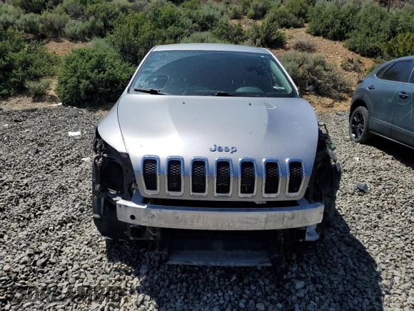 2015 Jeep Cherokee Sport with VIN 1C4PJMAB9FW545249, listed as a Copart auction lot 57528075 with 158,074 mi miles and Salvage title. Bid and sale history available at DreamBid. Image 5.