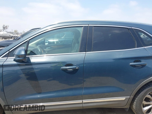2019 Lincoln MKC Select with VIN 5LMCJ2C99KUL12435, listed as a IAAI auction lot 42288701 with 98,083 mi miles and . Bid and sale history available at DreamBid. Image 14.