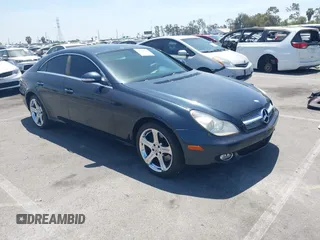 2006 Mercedes-Benz CLS 500 z VIN WDDDJ75X26A030722, wystawiony jako IAAI lot #42324008 z przebiegiem 211 519 mil mil oraz . Historia ofert i sprzedaży dostępna na DreamBid. Obrazek 1.