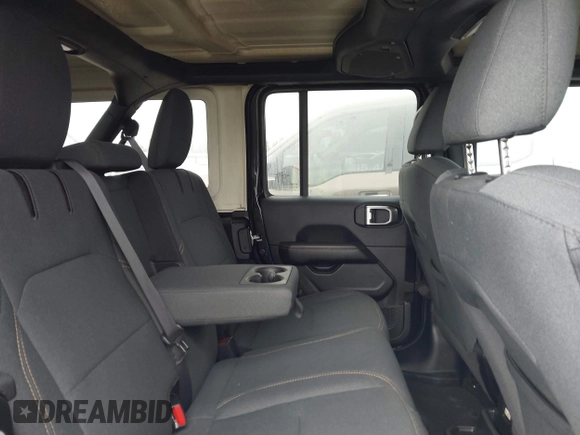 2024 Jeep Wrangler Sahara z VIN 1C4RJXP64RW270477, wystawiony jako IAAI lot #42782122 z przebiegiem Nie podano mil oraz . Historia ofert i sprzedaży dostępna na DreamBid. Obrazek 8.
