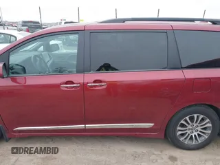 2018 Toyota Sienna XLE Auto Access Seat with VIN 5TDYZ3DC0JS946323, listed as a IAAI auction lot 41835724 with 78,959 mi miles. Bid and sale history available at carsss.com. Image 15.