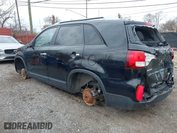 2014 Kia Sorento LX with VIN 5XYKT4A62EG490307, listed as a IAAI auction lot 41957200 with 104,331 mi miles. Bid and sale history available at carsss.com. Image 3.