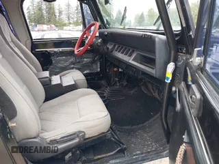 1994 Jeep Wrangler z VIN 1J4FY29S7RP474769, wystawiony jako IAAI lot #42283575 z przebiegiem 154 422 mil mil oraz . Historia ofert i sprzedaży dostępna na DreamBid. Obrazek 5.