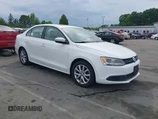 2014 Volkswagen Jetta Sedan SE w/Connectivity/Sunroof PZEV with VIN 3VWD17AJ5EM326425, listed as a IAAI auction lot 42066054 with 125,004 mi miles. Bid and sale history available at carsss.com. Image 1.