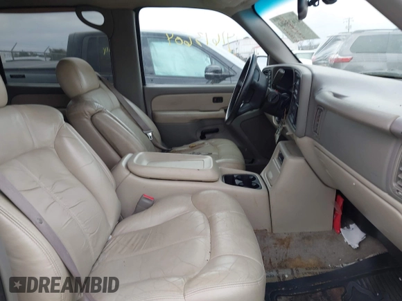 2000 Chevrolet Suburban LT with VIN 3GNFK16T7YG222237, listed as a IAAI auction lot 41613604 with 258,537 mi miles. Bid and sale history available at carsss.com. Image 5.