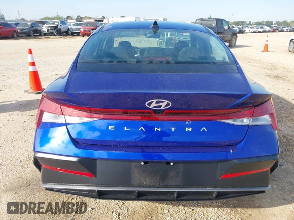 2025 Hyundai Elantra SEL Convenience with VIN KMHLS4DG1SU923939, listed as a IAAI auction lot 41893798 with 3,653 mi miles. Bid and sale history available at carsss.com. Image 16.