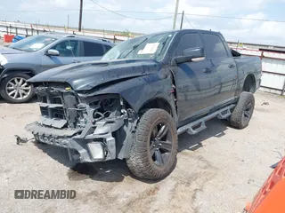 2015 Ram 1500 Sport z VIN 1C6RR6MT5FS784703, wystawiony jako IAAI lot #42129086 z przebiegiem 126 856 mil mil oraz . Historia ofert i sprzedaży dostępna na DreamBid. Obrazek 17.