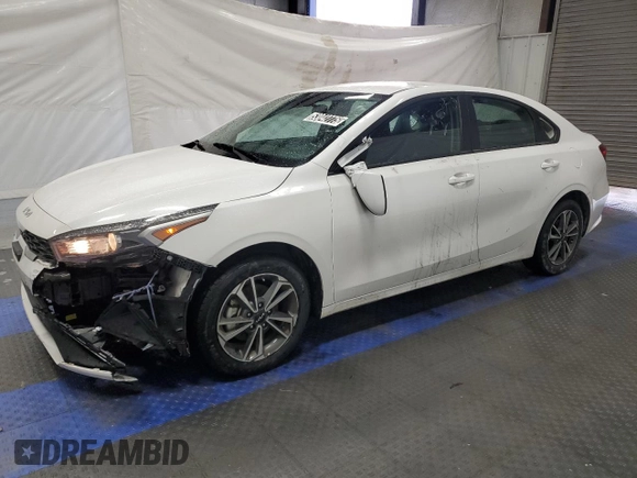 2024 Kia Forte LXS with VIN 3KPF24ADXRE757344, listed as a Copart auction lot 53042775 with 27,367 mi miles and Salvage Title. Bid and sale history available at carsss.com. Image 1.