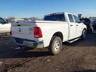 2018 Ram 1500 Express z VIN 1C6RR7FT8JS153794, wystawiony jako IAAI lot #41072931 z przebiegiem 95 060 mil mil oraz . Historia ofert i sprzedaży dostępna na DreamBid. Obrazek 4.