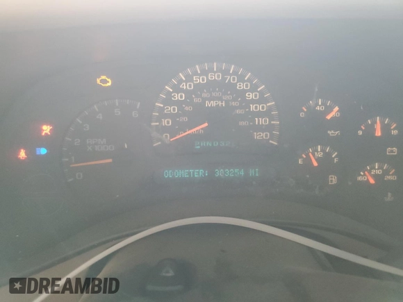 2004 Chevrolet Tahoe LS with VIN 1GNEC13V14R200632, listed as a Copart auction lot 74613094 with 303,254 mi miles and Salvage Title. Bid and sale history available at carsss.com. Image 9.