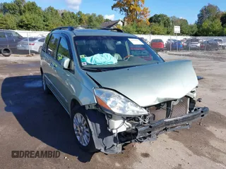 2010 Toyota Sienna XLE z VIN 5TDYK4CC3AS322446, wystawiony jako IAAI lot #40596185 z przebiegiem Nie podano mil oraz . Historia ofert i sprzedaży dostępna na DreamBid. Obrazek 1.