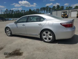 2007 Lexus LS 460 L z VIN JTHGL46F575011306, wystawiony jako Copart lot #53379905 z przebiegiem 191 689 mil mil oraz Szkoda całkowita • Salvage title. Historia ofert i sprzedaży dostępna na DreamBid. Obrazek 2.
