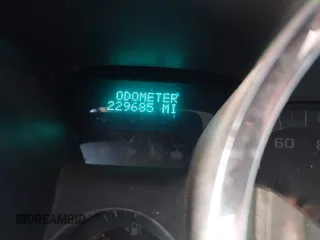 2011 Chevrolet Traverse 1LT z VIN 1GNKRGED1BJ288778, wystawiony jako IAAI lot #42064961 z przebiegiem 229 685 mil mil oraz . Historia ofert i sprzedaży dostępna na DreamBid. Obrazek 7.