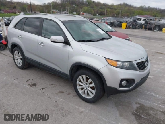 2011 Kia Sorento LX with VIN 5XYKT4A29BG066860, listed as a IAAI auction lot 41931751 with 191,240 mi miles. Bid and sale history available at carsss.com. Image 1.