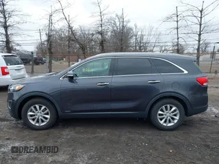 2018 Kia Sorento LX with VIN 5XYPGDA3XJG339502, listed as a IAAI auction lot 41724461 with 58,849 mi miles. Bid and sale history available at carsss.com. Image 14.