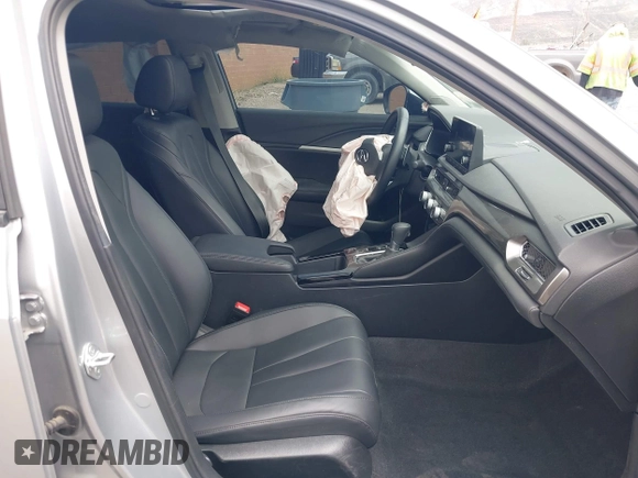 2024 Acura Integra with VIN 19UDE4H23RA027105, listed as a IAAI auction lot 42195084 with 12,419 mi miles and . Bid and sale history available at DreamBid. Image 5.