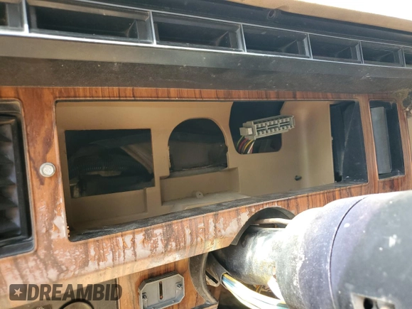 1983 Ford Bronco with VIN 1FMEU15G0DLA49642, listed as a Copart auction lot 60506405 with Not provided miles and Clean title. Bid and sale history available at DreamBid. Image 9.