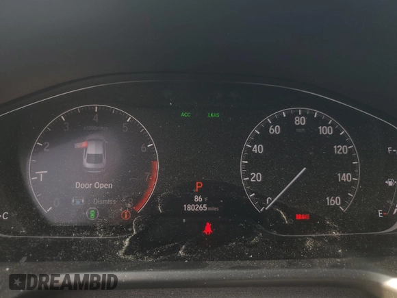 2018 Honda Accord EX z VIN 1HGCV1F4XJA201531, wystawiony jako Copart lot #59011995 z przebiegiem 180 265 mil mil oraz Szkoda całkowita • Salvage title. Historia ofert i sprzedaży dostępna na DreamBid. Obrazek 9.