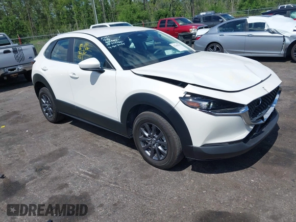 2024 Mazda CX-30 S z VIN 3MVDMBAM6RM615440, wystawiony jako IAAI lot #42265517 z przebiegiem 11 826 mil mil oraz . Historia ofert i sprzedaży dostępna na DreamBid. Obrazek 1.
