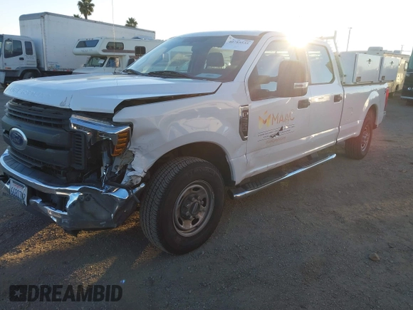 2019 Ford Super Duty F-250 SRW XL with VIN 1FT7W2A69KED53077, listed as a IAAI auction lot 40785535 with 47,928 mi miles. Bid and sale history available at carsss.com. Image 17.
