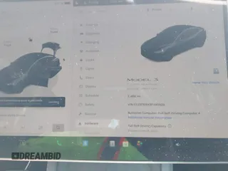 2025 Tesla Model 3 Long Range z VIN 5YJ3E1EBXSF890929, wystawiony jako IAAI lot #42452359 z przebiegiem 2 469 mil mil oraz . Historia ofert i sprzedaży dostępna na DreamBid. Obrazek 7.
