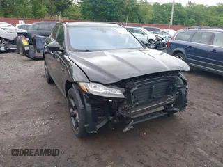 2017 Jaguar F-Pace S z VIN SADCM2BV9HA897075, wystawiony jako IAAI lot #42329944 z przebiegiem 92 259 mil mil oraz . Historia ofert i sprzedaży dostępna na DreamBid. Obrazek 17.