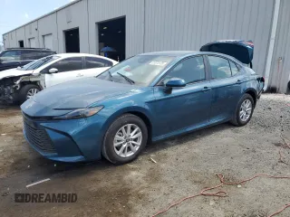 2025 Toyota Camry LE with VIN 4T1DAACK2SU588668, listed as a Copart auction lot 51573135 with 372 mi miles and Salvage Title. Bid and sale history available at carsss.com. Image 1.