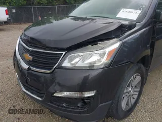 2017 Chevrolet Traverse LS с VIN 1GNKRFED3HJ234403, выставлен на аукционе IAAI как лот 42622072 с пробегом Не указан миль и . История ставок и продаж доступна на DreamBid. Изображение 18.