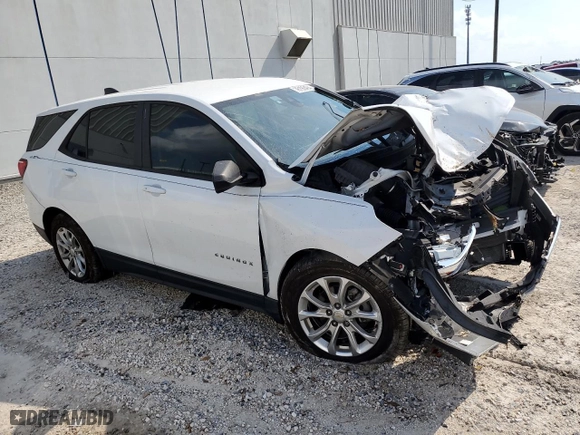 2020 Chevrolet Equinox LS with VIN 2GNAXHEV8L6131585, listed as a Copart auction lot 45272745 with 105,347 mi miles and Non Repairable. Bid and sale history available at carsss.com. Image 4.