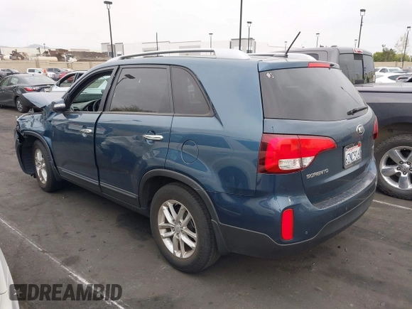 2014 Kia Sorento LX with VIN 5XYKT3A66EG440701, listed as a IAAI auction lot 42067372 with 40,559 mi miles and . Bid and sale history available at DreamBid. Image 3.