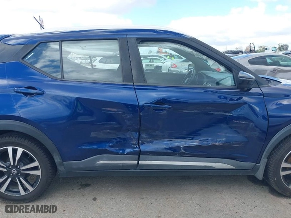 2019 Nissan Kicks S with VIN 3N1CP5CU4KL515046, listed as a IAAI auction lot 41573577 with 84,739 mi miles. Bid and sale history available at carsss.com. Image 13.