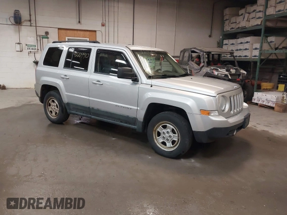 2011 Jeep Patriot Latitude z VIN 1J4NF1GB9BD266334, wystawiony jako IAAI lot #42209910 z przebiegiem 98 442 mil mil oraz . Historia ofert i sprzedaży dostępna na DreamBid. Obrazek 1.