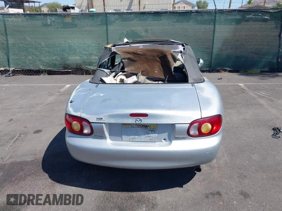 2000 Mazda MX-5 Miata z VIN JM1NB3536Y0142627, wystawiony jako IAAI lot #42820470 z przebiegiem 116 989 mil mil oraz . Historia ofert i sprzedaży dostępna na DreamBid. Obrazek 6.