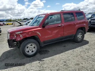 2015 Jeep Patriot Altitude z VIN 1C4NJRBB2FD135164, wystawiony jako Copart lot #56662475 z przebiegiem 186 663 mil mil oraz Szkoda całkowita • Salvage title. Historia ofert i sprzedaży dostępna na DreamBid. Obrazek 1.