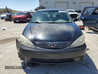 2005 Toyota Camry STD z VIN 4T1BE32K45U043696, wystawiony jako Copart lot #55087185 z przebiegiem 212 439 mil mil oraz Szkoda całkowita • Salvage title. Historia ofert i sprzedaży dostępna na DreamBid. Obrazek 5.
