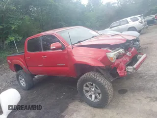 2013 Toyota Tacoma PreRunner z VIN 5TFJU4GN2DX037582, wystawiony jako IAAI lot #42285294 z przebiegiem 162 147 mil mil oraz . Historia ofert i sprzedaży dostępna na DreamBid. Obrazek 13.