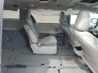 2012 Toyota Sienna XLE с VIN 5TDDK3DC8CS043732, выставлен на аукционе Copart как лот 58037885 с пробегом 234 881 миль миль и Списание • Salvage title. История ставок и продаж доступна на DreamBid. Изображение 11.