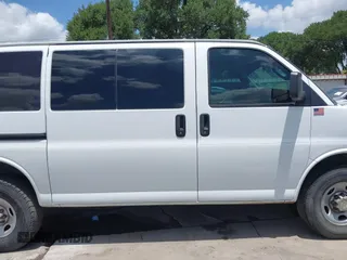 2016 Chevrolet Express Passenger LT с VIN 1GAZGMFG9G1176444, выставлен на аукционе IAAI как лот 42438135 с пробегом 151 202 миль миль и . История ставок и продаж доступна на DreamBid. Изображение 14.