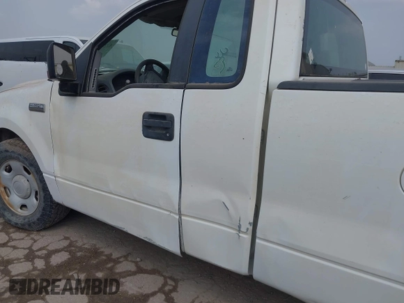 2007 Ford F-150 XL z VIN 1FTRF12W37KC69847, wystawiony jako IAAI lot #42241819 z przebiegiem Nie podano mil oraz . Historia ofert i sprzedaży dostępna na DreamBid. Obrazek 12.