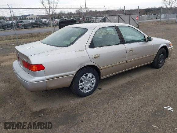 2001 Toyota Camry CE with VIN 4T1BG22K51U046766, listed as a IAAI auction lot 41674202 with 148,581 mi miles. Bid and sale history available at carsss.com. Image 4.