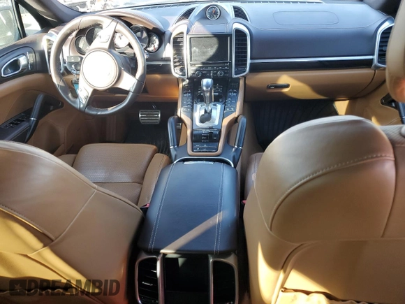 2013 Porsche Cayenne S Hybrid z VIN WP1AE2A24DLA14987, wystawiony jako Copart lot #83110114 z przebiegiem 95 252 mil mil oraz Czysty tytuł • Clean title. Historia ofert i sprzedaży dostępna na DreamBid. Obrazek 8.