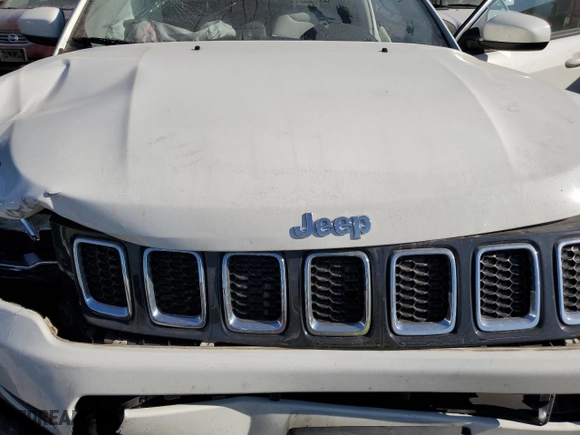 2018 Jeep Compass Latitude with VIN 3C4NJDBB5JT401315, listed as a Copart auction lot 42822284 with NaN miles and Salvage Title. Bid and sale history available at carsss.com. Image 12.