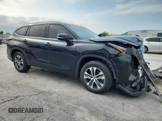 2022 Toyota Highlander XLE z VIN 5TDGZRAH8NS548443, wystawiony jako Copart lot #56631635 z przebiegiem 56 205 mil mil oraz Szkoda całkowita • Salvage title. Historia ofert i sprzedaży dostępna na DreamBid. Obrazek 4.