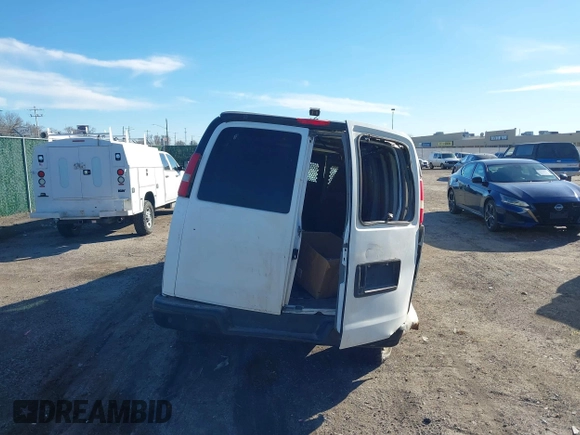 2020 Chevrolet Express Cargo Van with VIN 1GCWGBFP1L1125593, listed as a IAAI auction lot 41514331 with 204,887 mi miles. Bid and sale history available at carsss.com. Image 17.