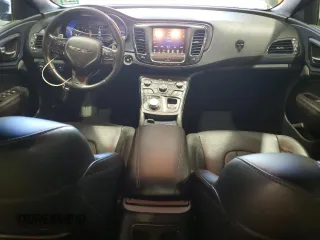 2016 Chrysler 200 S z VIN 1C3CCCBG9GN122468, wystawiony jako Copart lot #54437125 z przebiegiem 115 160 mil mil oraz Szkoda całkowita • Salvage title. Historia ofert i sprzedaży dostępna na DreamBid. Obrazek 8.