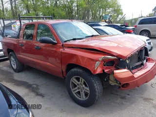 2007 Dodge Dakota SLT z VIN 1D7HW48K87S270838, wystawiony jako IAAI lot #42150101 z przebiegiem 225 761 mil mil oraz . Historia ofert i sprzedaży dostępna na DreamBid. Obrazek 1.