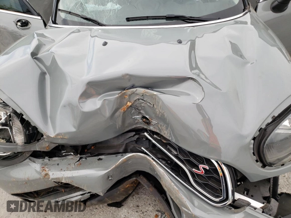 2019 MINI Countryman Cooper S with VIN WMZYT3C56K3E97143, listed as a Copart auction lot 62315533 with 0 mi miles and Salvage Title. Bid and sale history available at carsss.com. Image 11.