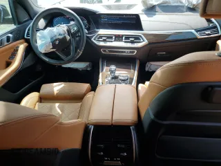 2023 BMW X5 xDrive45e z VIN 5UXTA6C09P9R00571, wystawiony jako Copart lot #61052995 z przebiegiem 9 702 mil mil oraz Szkoda całkowita • Salvage title. Historia ofert i sprzedaży dostępna na DreamBid. Obrazek 8.